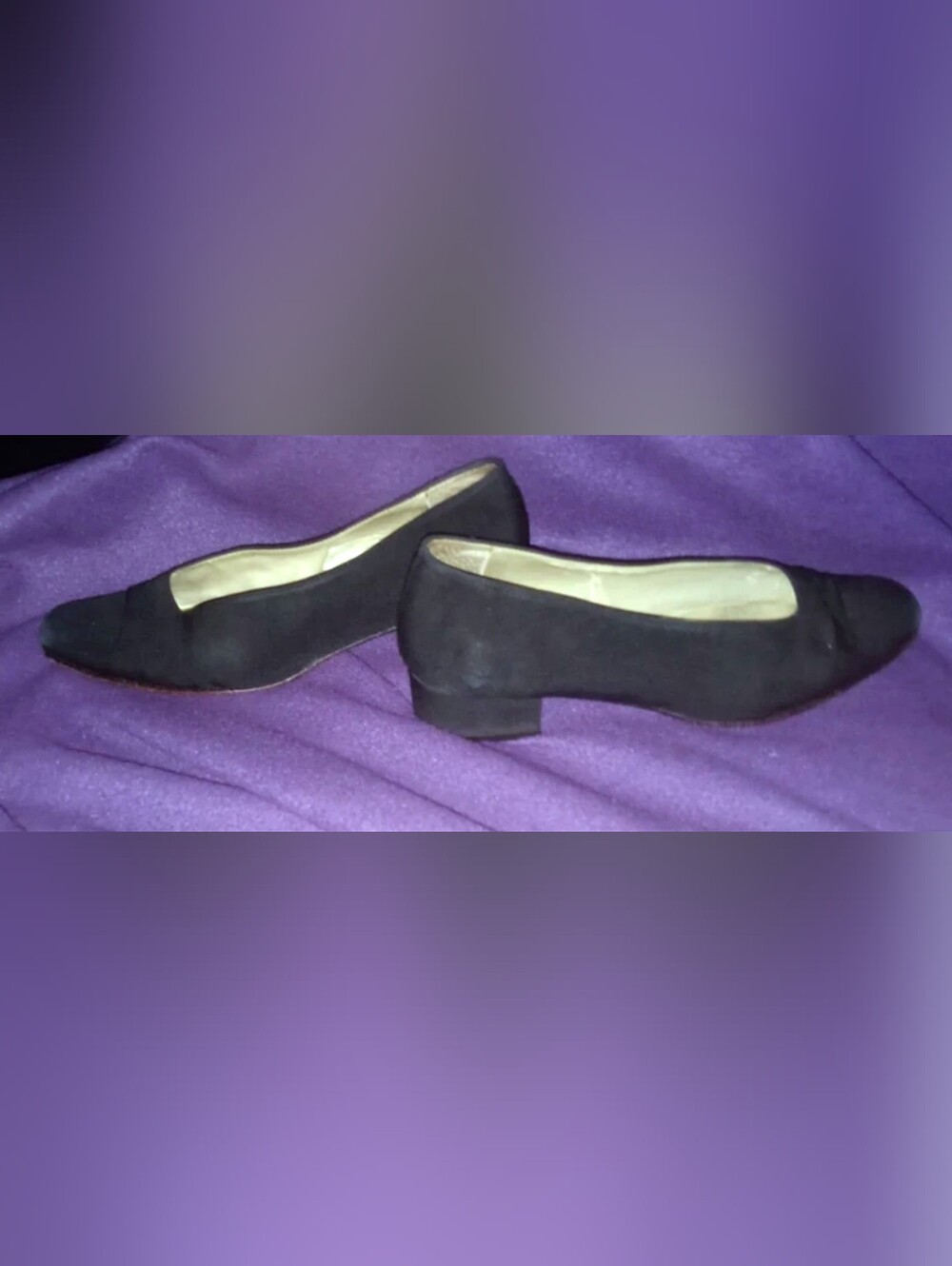 Women’s Vintage 1990's Nine West Dark Navy Blue Suede Pump Heels 7